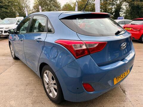 1.6 CRDi Blue Drive Style Hatchback 5dr Diesel Manual Euro 5 (s/s) (110 ps)