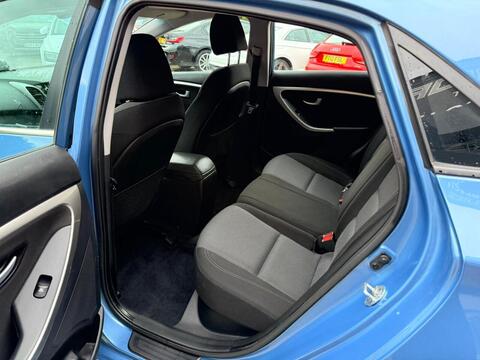 1.6 CRDi Blue Drive Style Hatchback 5dr Diesel Manual Euro 5 (s/s) (110 ps)