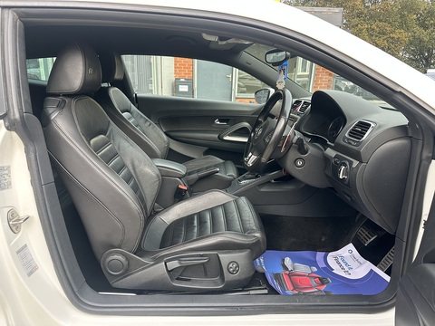 2.0 TDI BlueMotion Tech R-Line Hatchback 3dr Diesel DSG Euro 5 (s/s) (Leather, Nav) (140 ps)