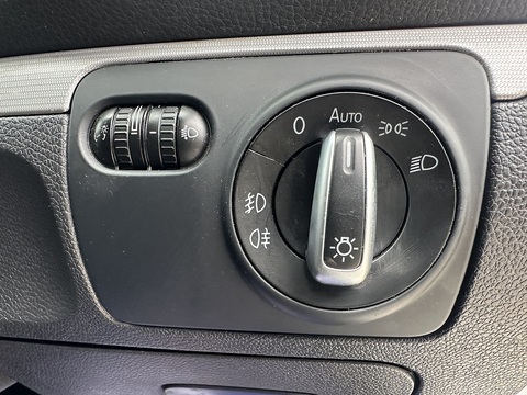 2.0 TDI BlueMotion Tech R-Line Hatchback 3dr Diesel DSG Euro 5 (s/s) (Leather, Nav) (140 ps)