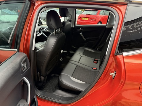 1.2 VTi PureTech Allure SUV 5dr Petrol Manual Euro 5 (82 ps)