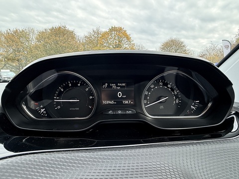 1.2 VTi PureTech Allure SUV 5dr Petrol Manual Euro 5 (82 ps)