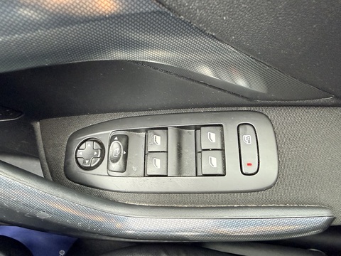 1.2 VTi PureTech Allure SUV 5dr Petrol Manual Euro 5 (82 ps)