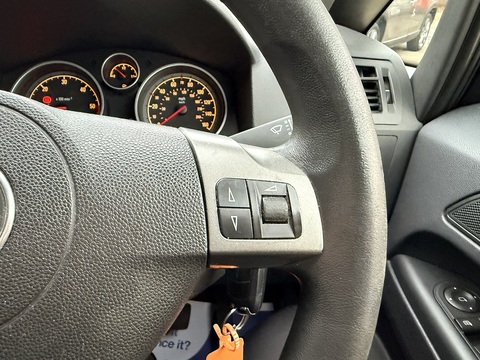 1.9 CDTi Club MPV 5dr Diesel Manual Euro 3 (120 ps)