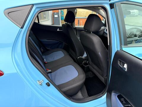 1.0 Premium Hatchback 5dr Petrol Manual Euro 5 (66 ps)