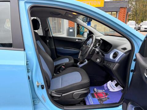 1.0 Premium Hatchback 5dr Petrol Manual Euro 5 (66 ps)