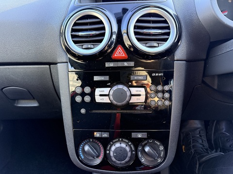 1.4 16V SRi Hatchback 3dr Petrol Manual Euro 5 (100 ps)