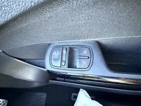 1.4 16V SRi Hatchback 3dr Petrol Manual Euro 5 (100 ps)