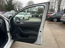 Volkswagen Polo TSI SE 