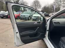 Volkswagen Polo TSI SE 