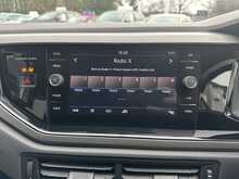 Volkswagen Polo TSI SE 