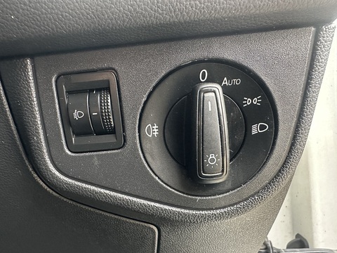 1.0 TSI SE Hatchback 5dr Petrol Manual Euro 6 (s/s) (95 ps)