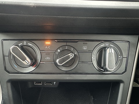 1.0 TSI SE Hatchback 5dr Petrol Manual Euro 6 (s/s) (95 ps)