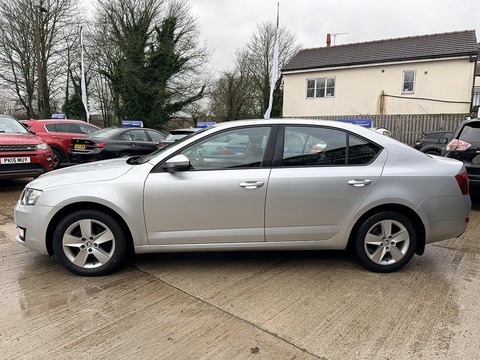 2.0 TDI SE Hatchback 5dr Diesel Manual Euro 5 (s/s) (150 ps)