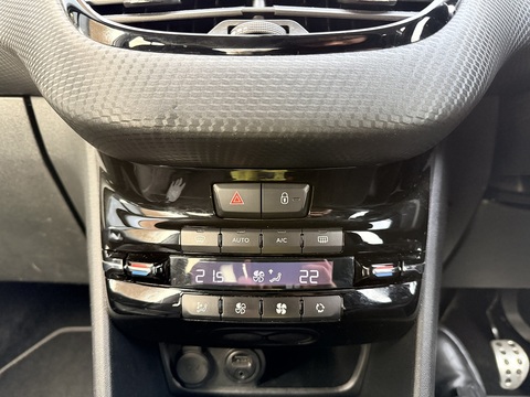 1.6 BlueHDi GT Line Hatchback 5dr Diesel Manual Euro 6 (s/s) (100 ps)