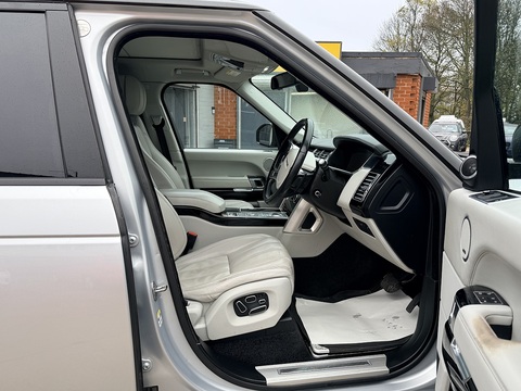 4.4 SD V8 Autobiography SUV 5dr Diesel Auto 4WD Euro 5 (339 ps)