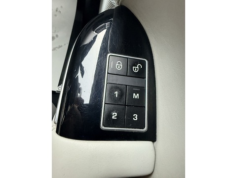 4.4 SD V8 Autobiography SUV 5dr Diesel Auto 4WD Euro 5 (339 ps)