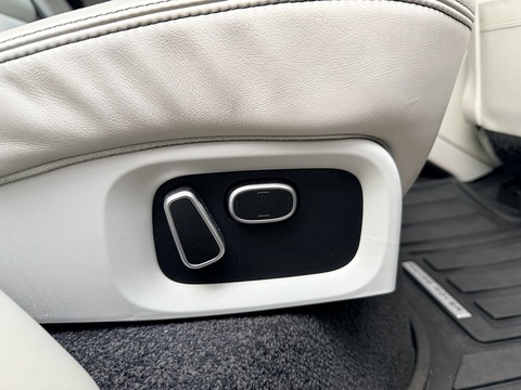 4.4 SD V8 Autobiography SUV 5dr Diesel Auto 4WD Euro 5 (339 ps)