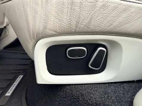 4.4 SD V8 Autobiography SUV 5dr Diesel Auto 4WD Euro 5 (339 ps)