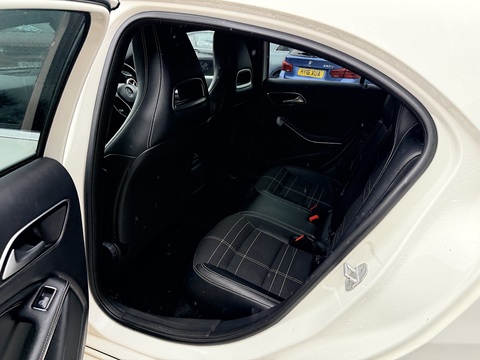 1.5 A180 CDI Sport Hatchback 5dr Diesel Manual Euro 5 (s/s) (109 ps)