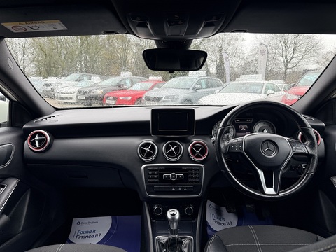 1.5 A180 CDI Sport Hatchback 5dr Diesel Manual Euro 5 (s/s) (109 ps)