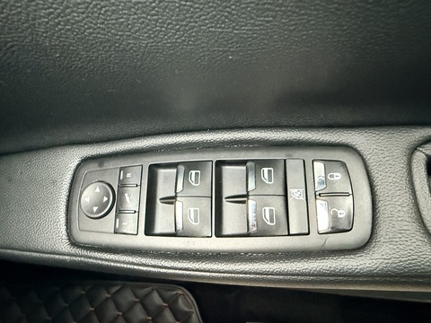 3.0D V6 Saloon 4dr Diesel ZF Euro 5 (s/s) (275 ps)