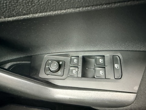 1.0 TSI Life SUV 5dr Petrol Manual Euro 6 (s/s) (95 ps)