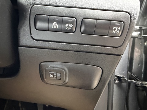 1.2 PureTech Feel SUV 5dr Petrol Manual Euro 6 (82 ps)