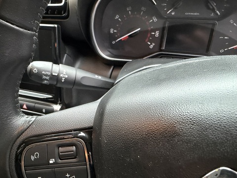 1.2 PureTech Feel SUV 5dr Petrol Manual Euro 6 (82 ps)