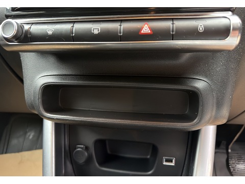 1.2 PureTech Feel SUV 5dr Petrol Manual Euro 6 (82 ps)