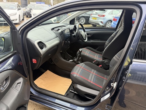 1.2 VTi PureTech Allure Hatchback 5dr Petrol Manual Euro 5 (82 ps)