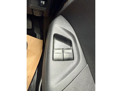 1.2 VTi PureTech Allure Hatchback 5dr Petrol Manual Euro 5 (82 ps)