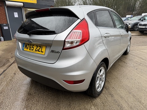 1.5 TDCi ECOnetic Titanium Hatchback 5dr Diesel Manual Euro 6 (s/s) (95 ps)