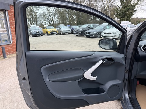 Zetec Hatchback 1.2 Manual Petrol
