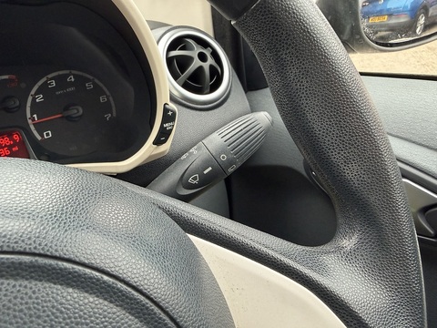 Zetec Hatchback 1.2 Manual Petrol