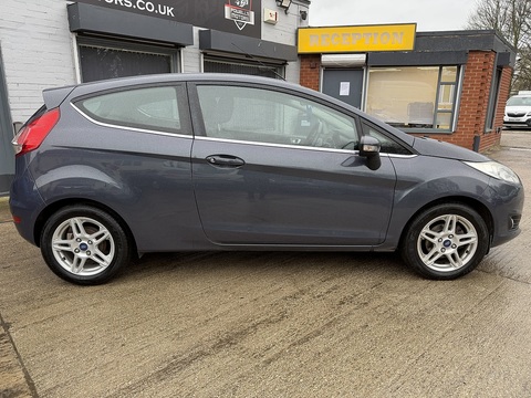 1.0T EcoBoost Zetec Hatchback 3dr Petrol Manual Euro 5 (s/s) (100 ps)