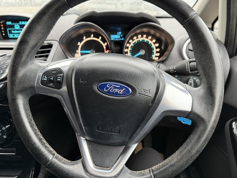 1.0T EcoBoost Zetec Hatchback 3dr Petrol Manual Euro 5 (s/s) (100 ps)