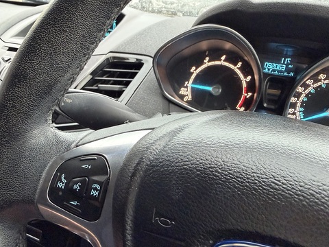1.0T EcoBoost Zetec Hatchback 3dr Petrol Manual Euro 5 (s/s) (100 ps)