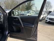 Toyota RAV4 11 SERVICES D-4D Icon 