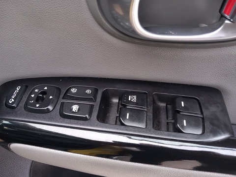 1.6 CRDi Maxx SUV 5dr Diesel Manual Euro 5 (126 bhp)