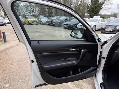 2.0 118d Sport Hatchback 5dr Diesel Auto Euro 5 (s/s) (143 ps)
