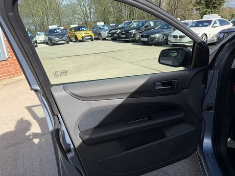 TDCi Zetec Hatchback 1.6 Manual Diesel