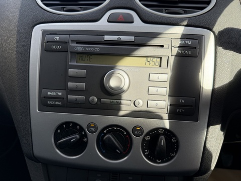 TDCi Zetec Hatchback 1.6 Manual Diesel