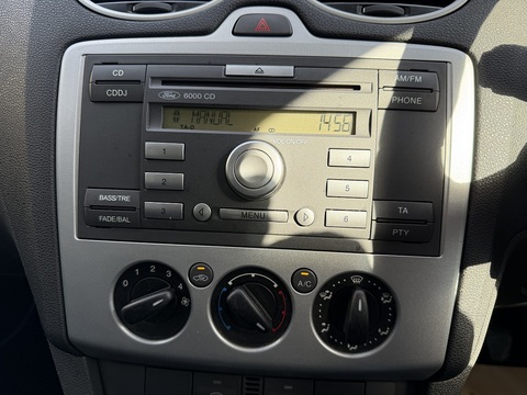 TDCi Zetec Hatchback 1.6 Manual Diesel