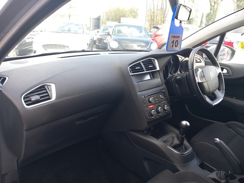 1.6 BlueHDi Feel Hatchback 5dr Diesel Manual Euro 6 (100 ps)