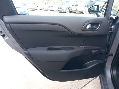 1.6 BlueHDi Feel Hatchback 5dr Diesel Manual Euro 6 (100 ps)