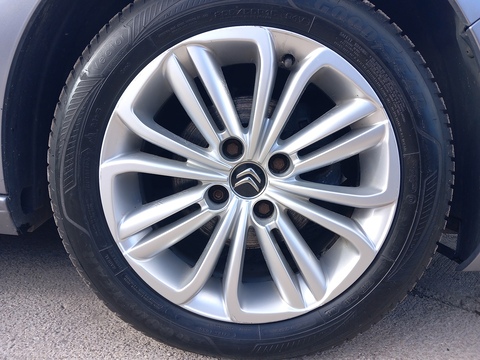 1.6 BlueHDi Feel Hatchback 5dr Diesel Manual Euro 6 (100 ps)