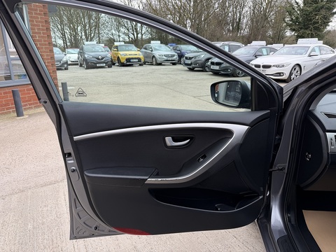 1.4 Active Hatchback 5dr Petrol Manual Euro 5 (100 ps)