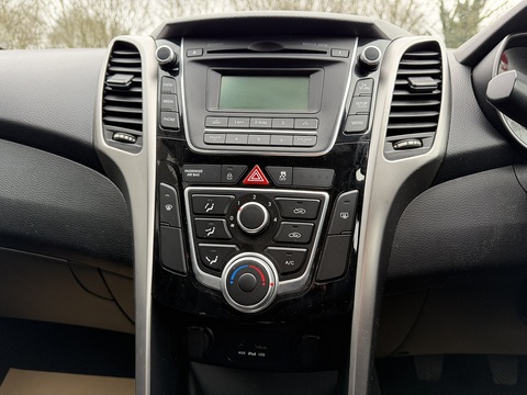 1.4 Active Hatchback 5dr Petrol Manual Euro 5 (100 ps)