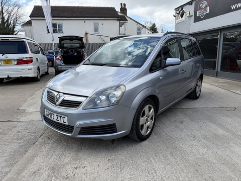 1.6 Club MPV 5dr Petrol Manual Euro 4 (105 ps)